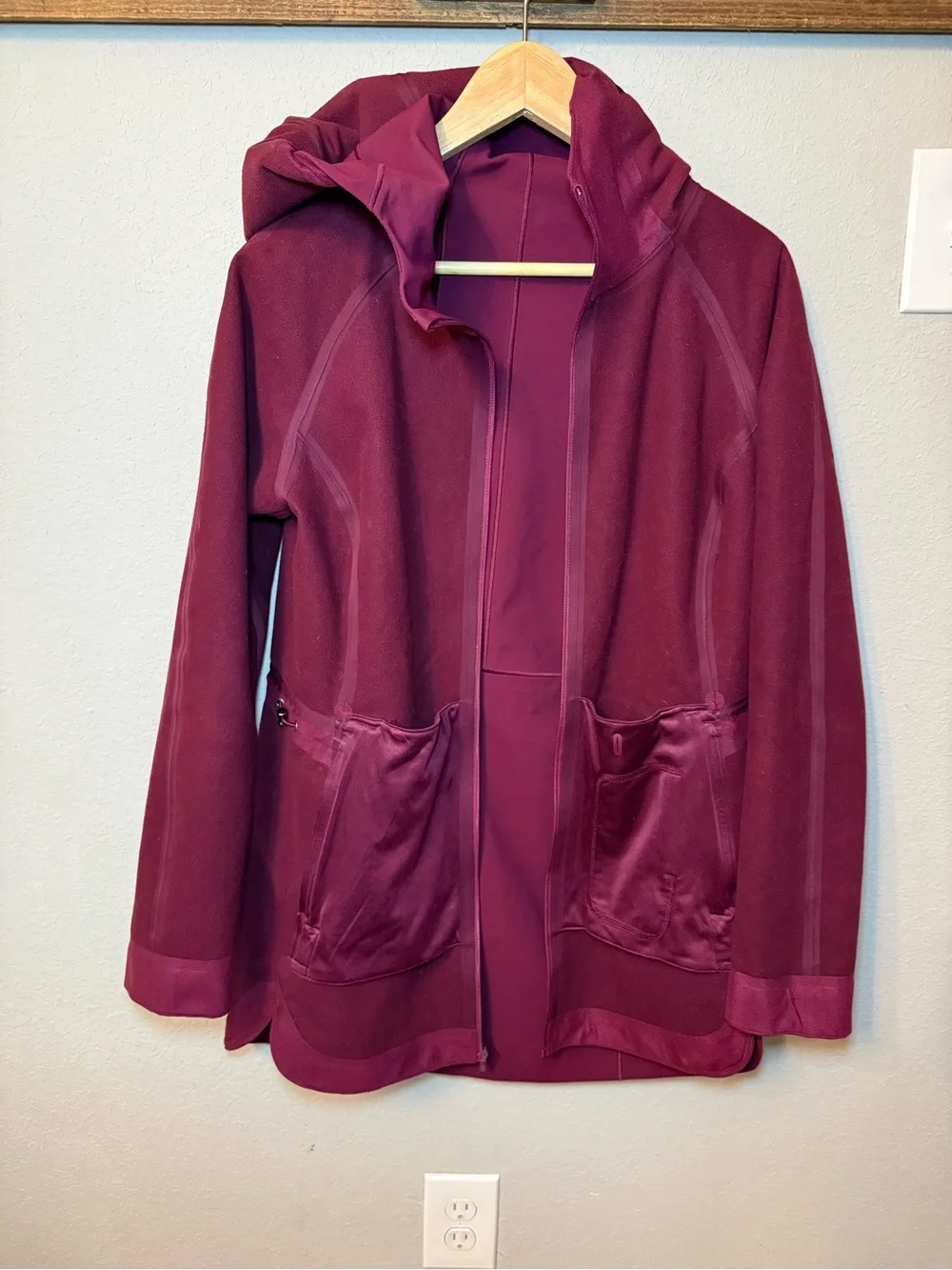 Lululemon Glyde Along Sottshell Deep Ruby Size 6